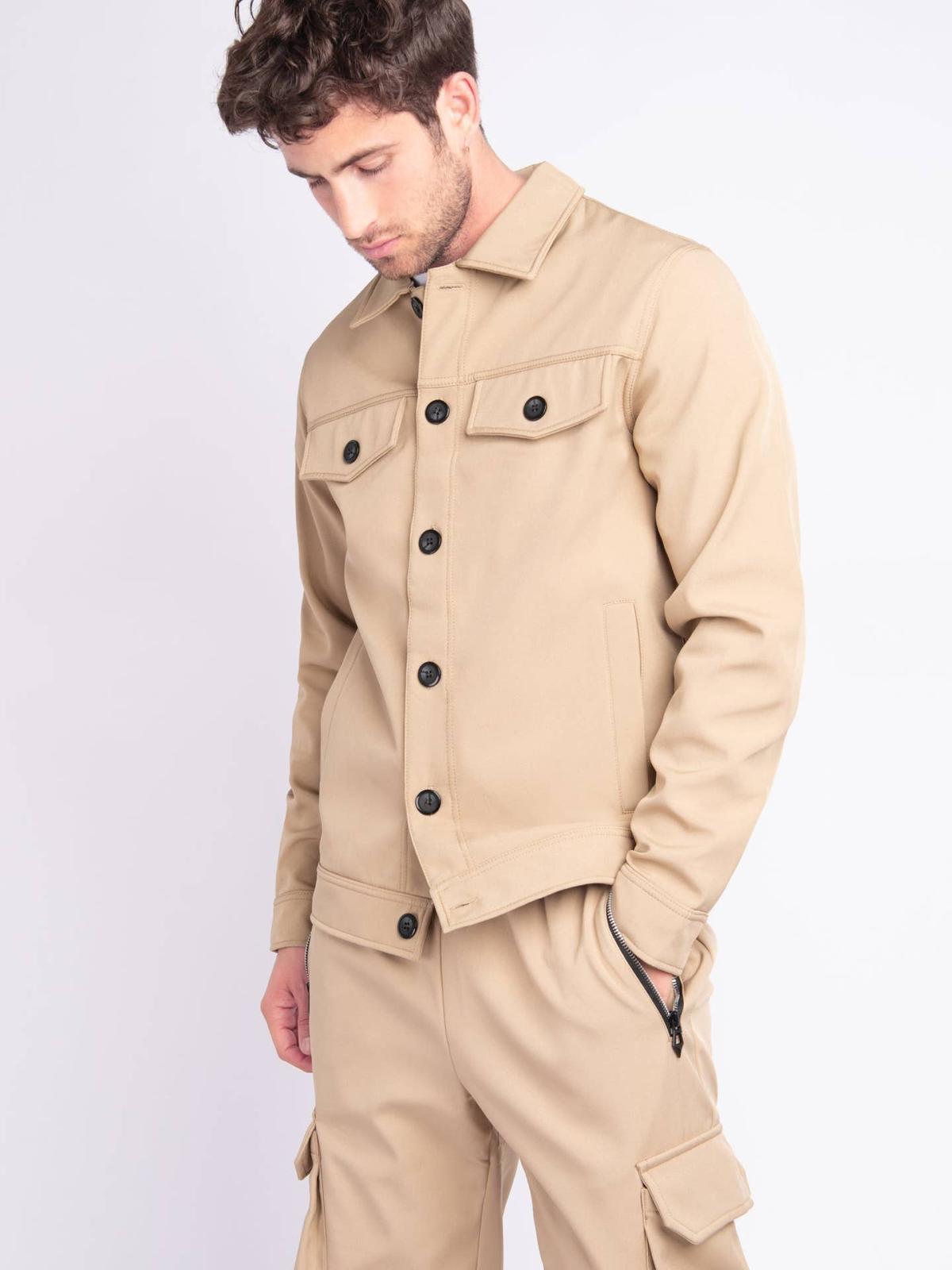 Veste uni a boutons