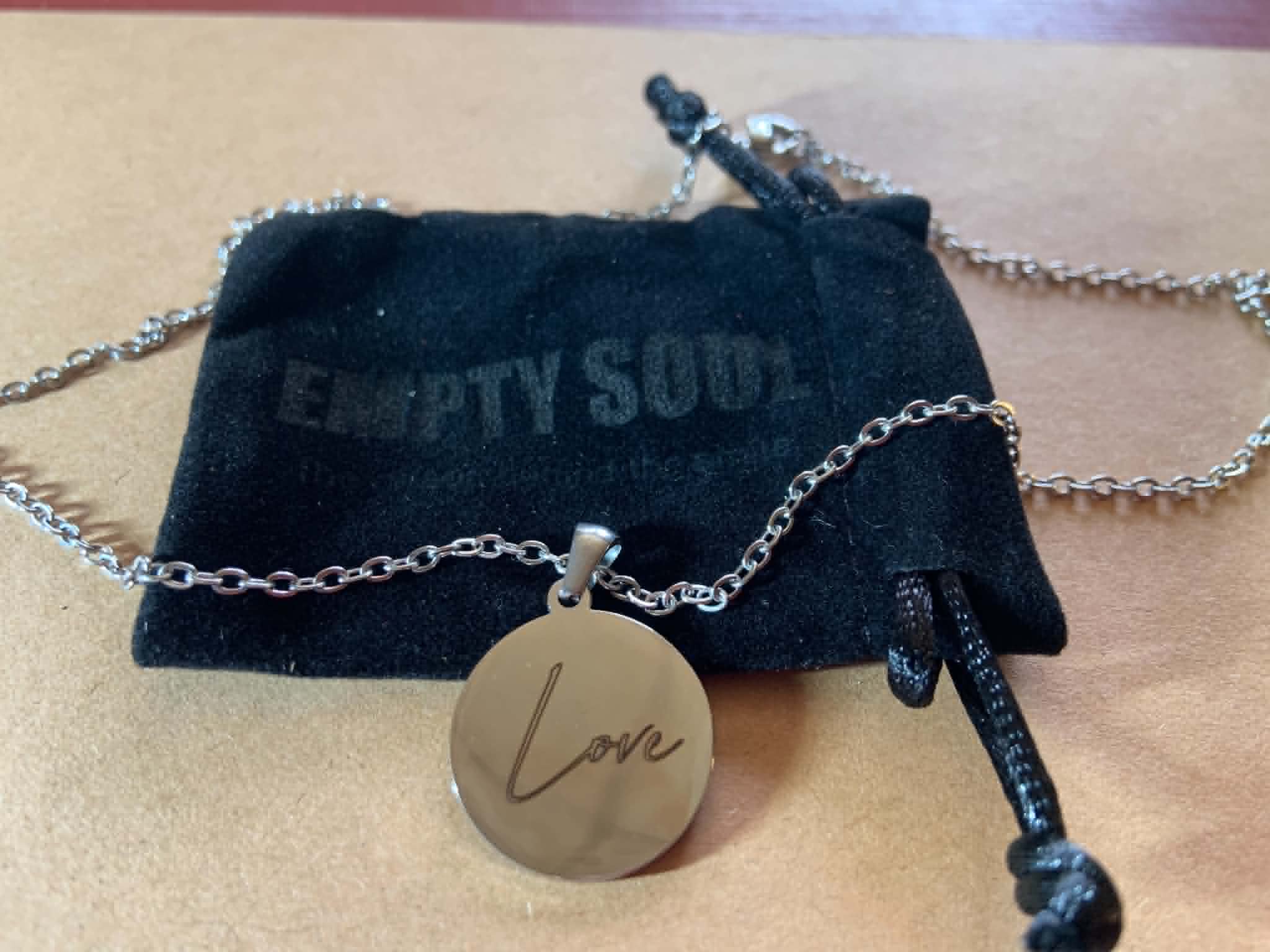 MEDAILLON LOVE EMPTY SOUL