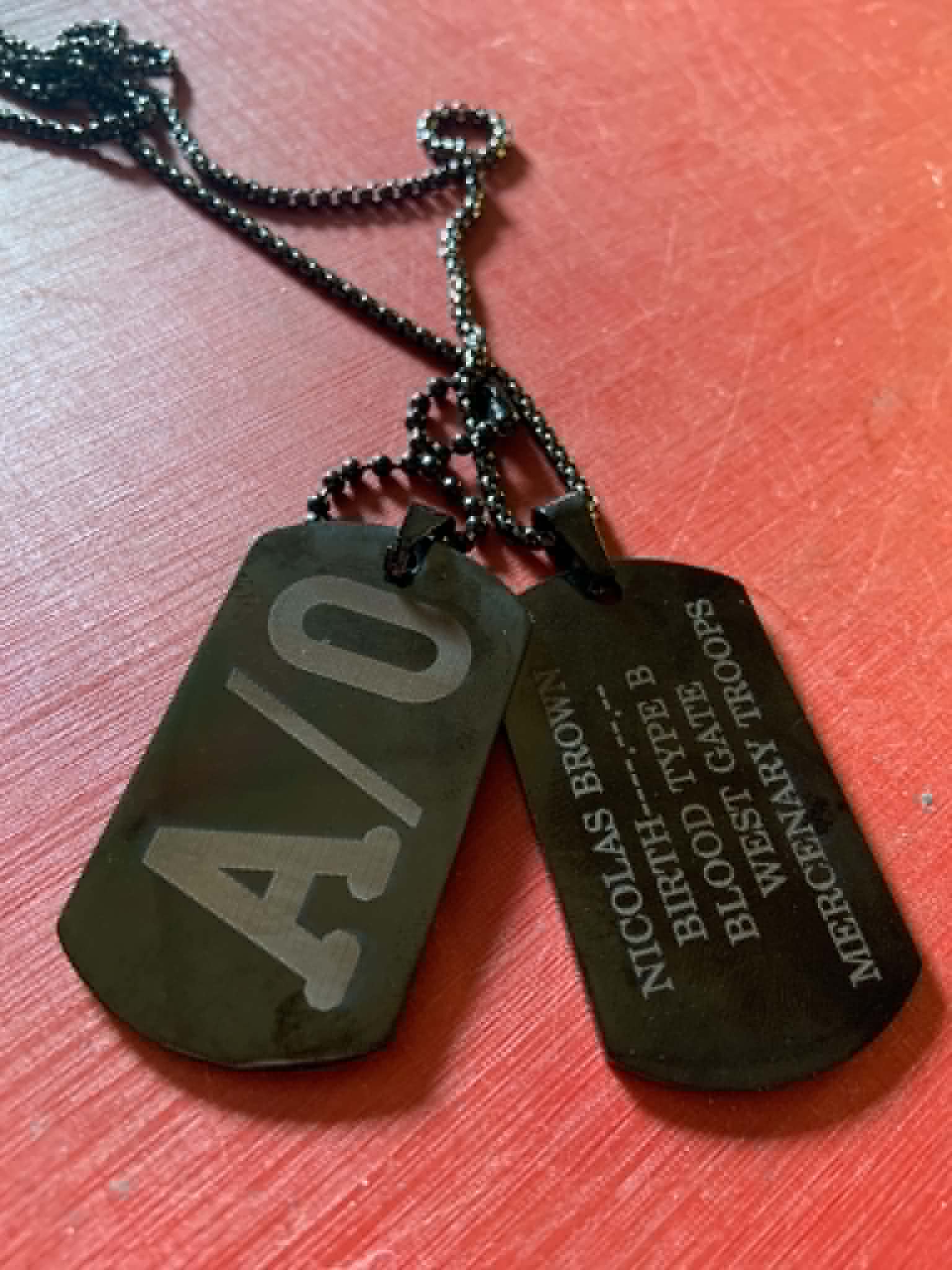 DOG TAG NOIR A GRAVER EMPTY SOUL