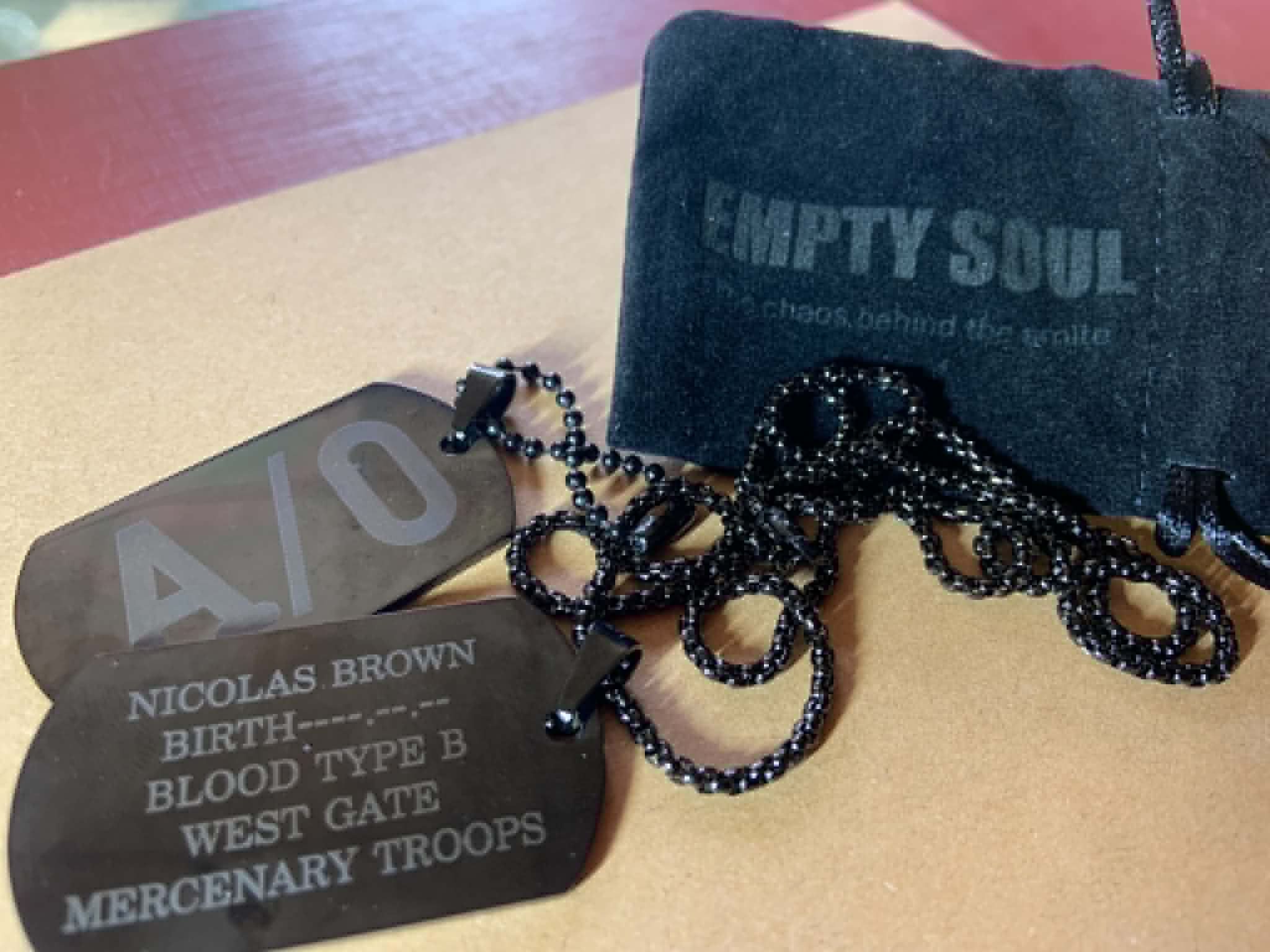 DOG TAG NOIR A GRAVER EMPTY SOUL