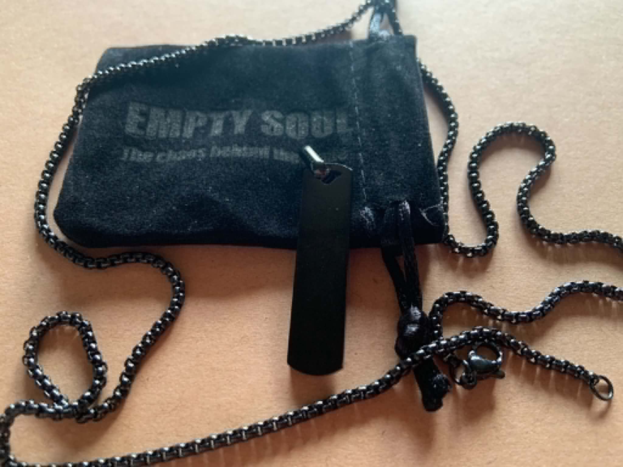 PENDENTIF A RAVER EMPTY SOUL