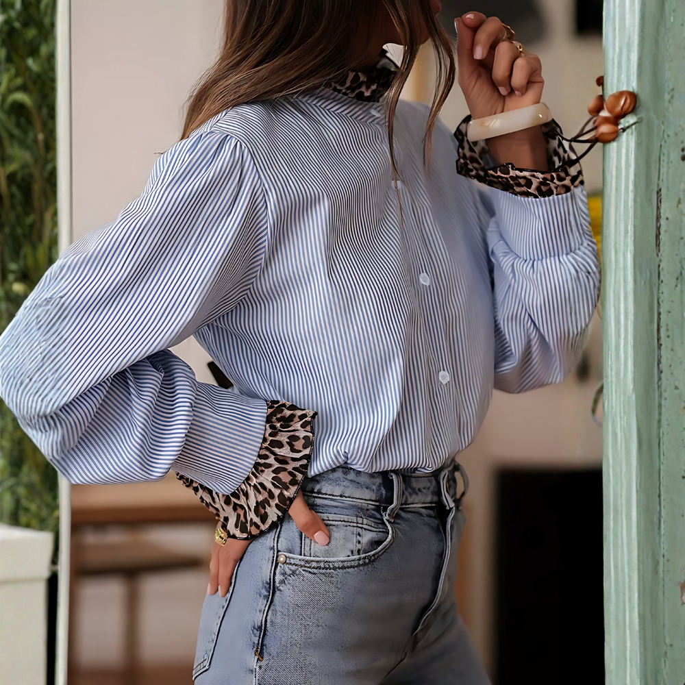 Chemisier femme à rayures bleu et volants léopard (2)