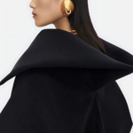 Manteau noir court élégant femme
