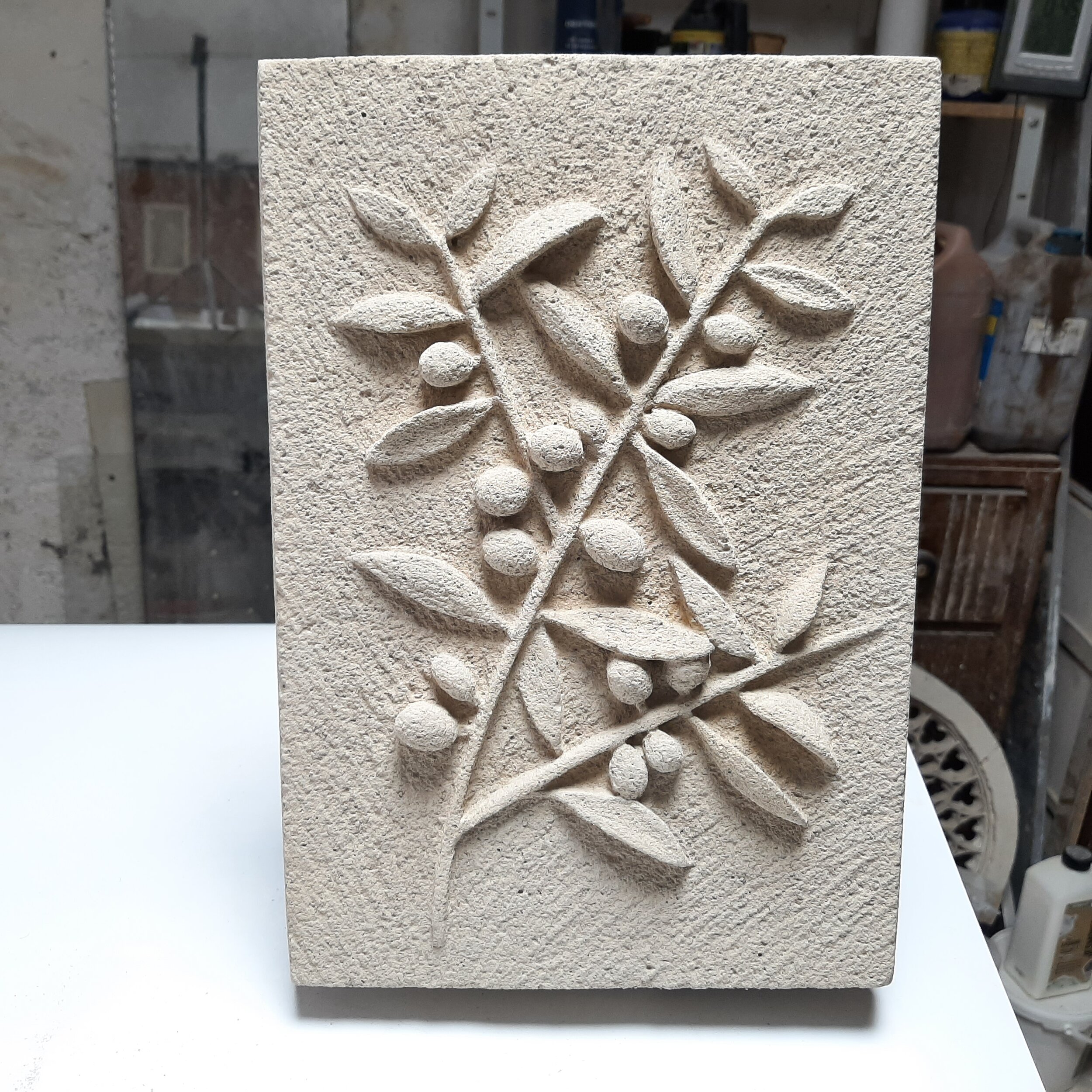 Sculpture branche dolivier Ton pierre (1)