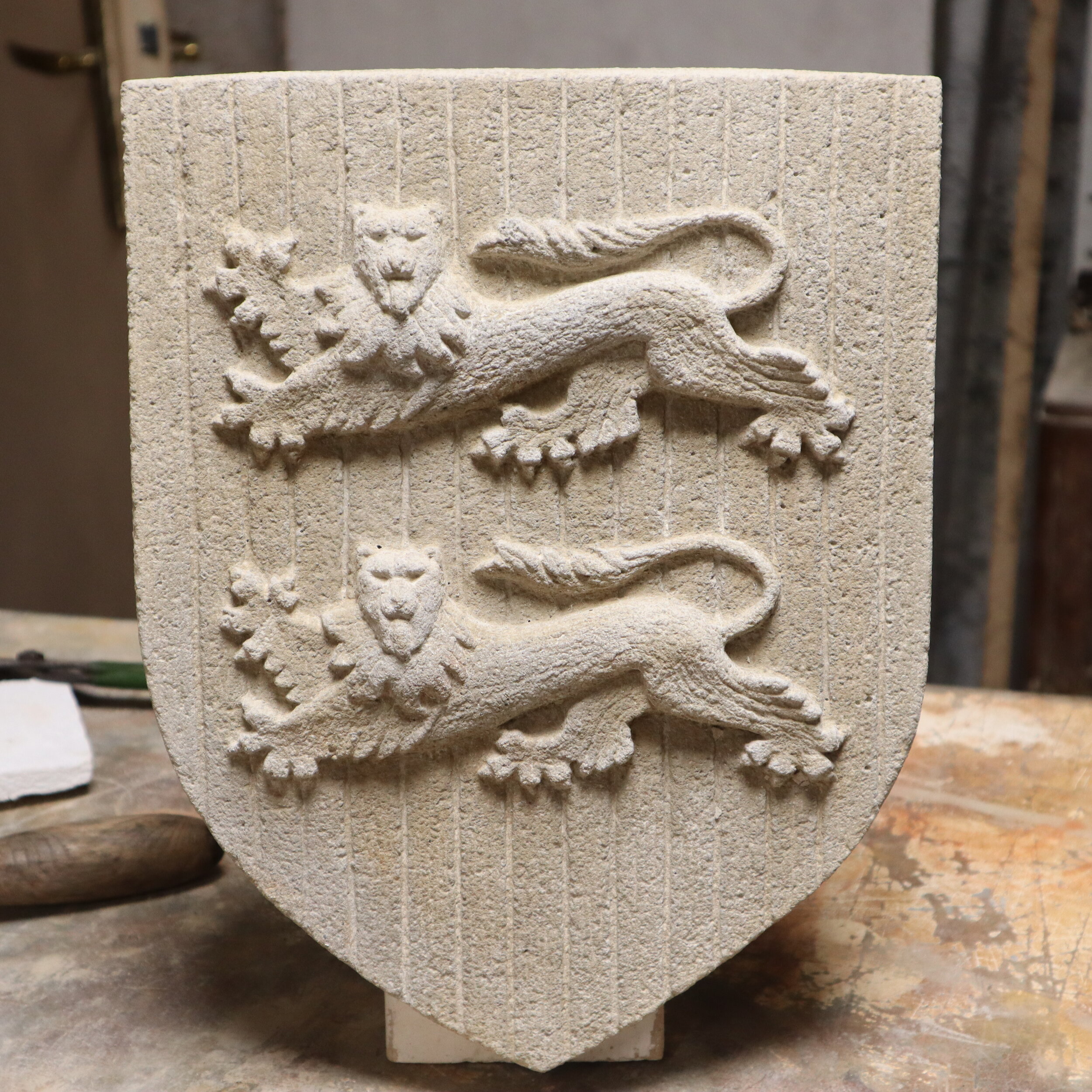 blason de Normandie en pierre (1)