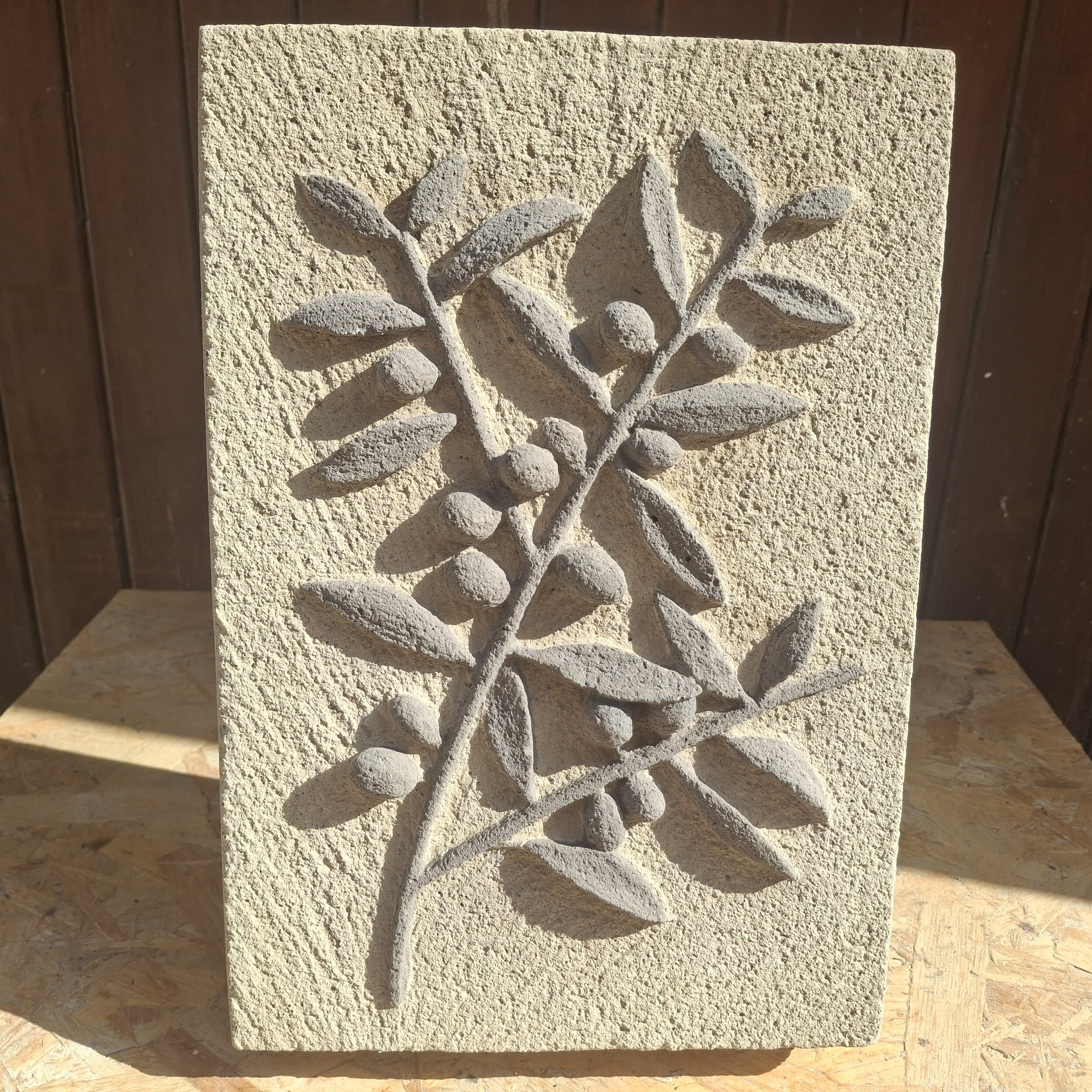 branche dolivier sculpture 2 couleurs fond ton pierre (1)