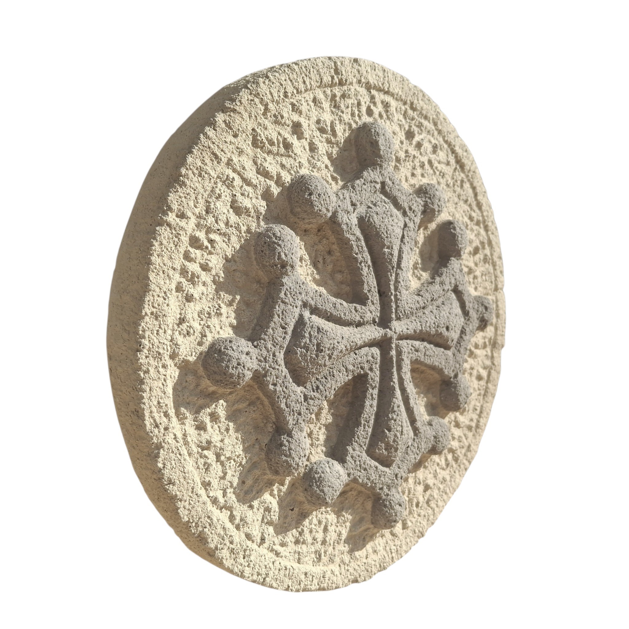 croix occitane ronde 20 cm grise sur fond ton pierre (4)