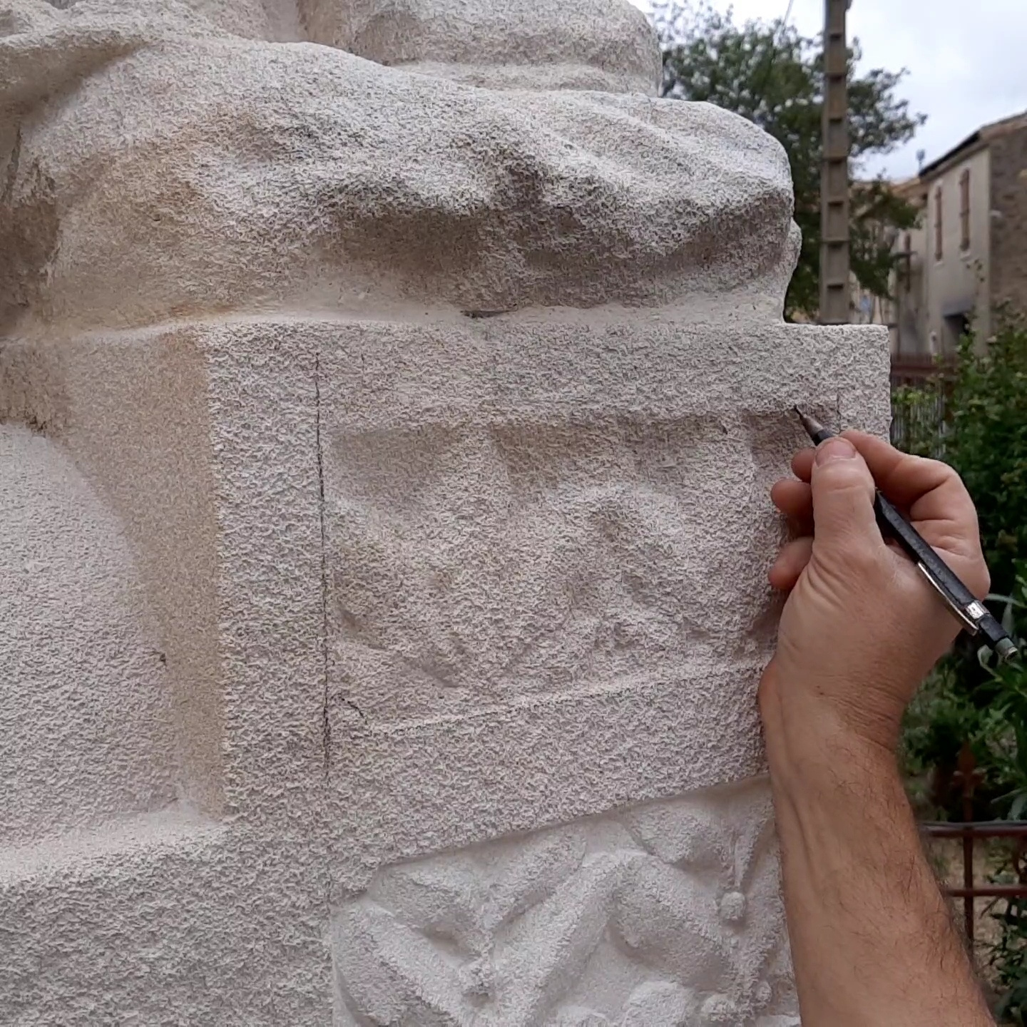 restauration sculpture monument homps 7