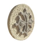 croix occitane ronde 20 cm grise sur fond ton pierre (4)
