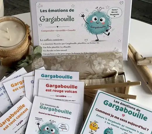 Le coffret Les émotions de Gargabouille avec ses cartes, son chevalet et sa pochette en lin