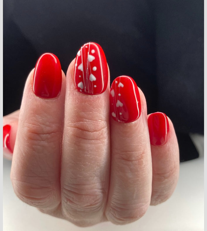 Press-on-nails-rouge-et-blanc-coeur-webp