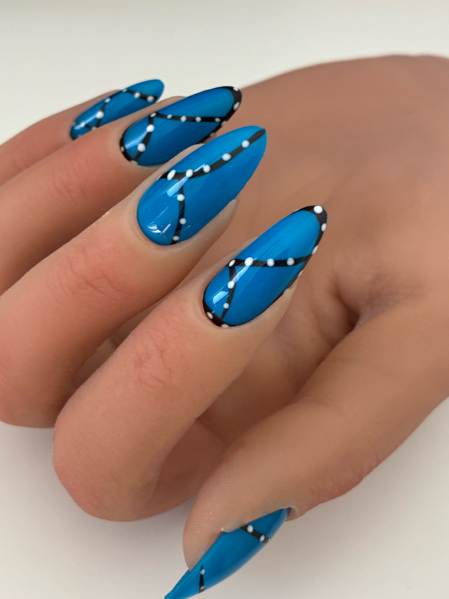 press on nails Electric Blue