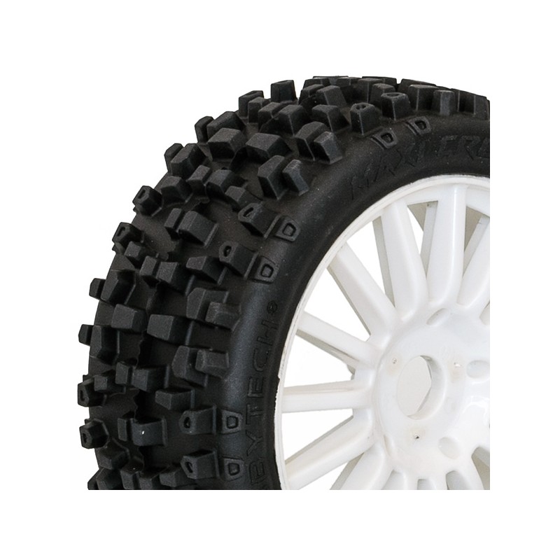 pneus-maxi-cross-montes-colles-sur-jantes-blanches-a-batons