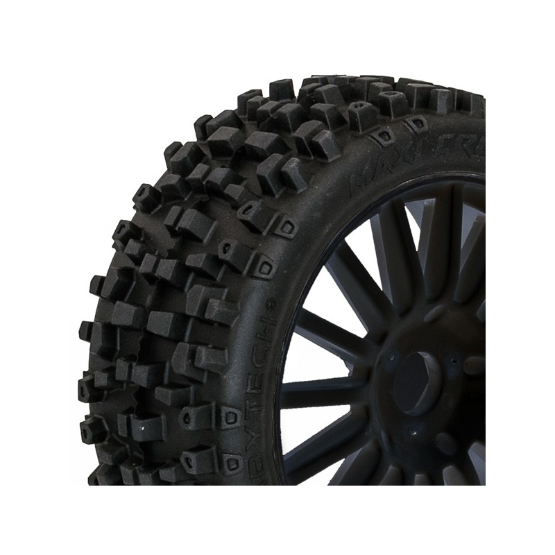 pneus-maxi-cross-montes-colles-sur-jantes-noires-a-batons