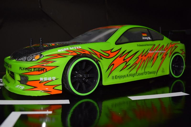 Raederset-Drift-9-Speichen-Profil-A-Felge-schwarz-Ring-neon-gruen-1-10-4-2510049_b_1