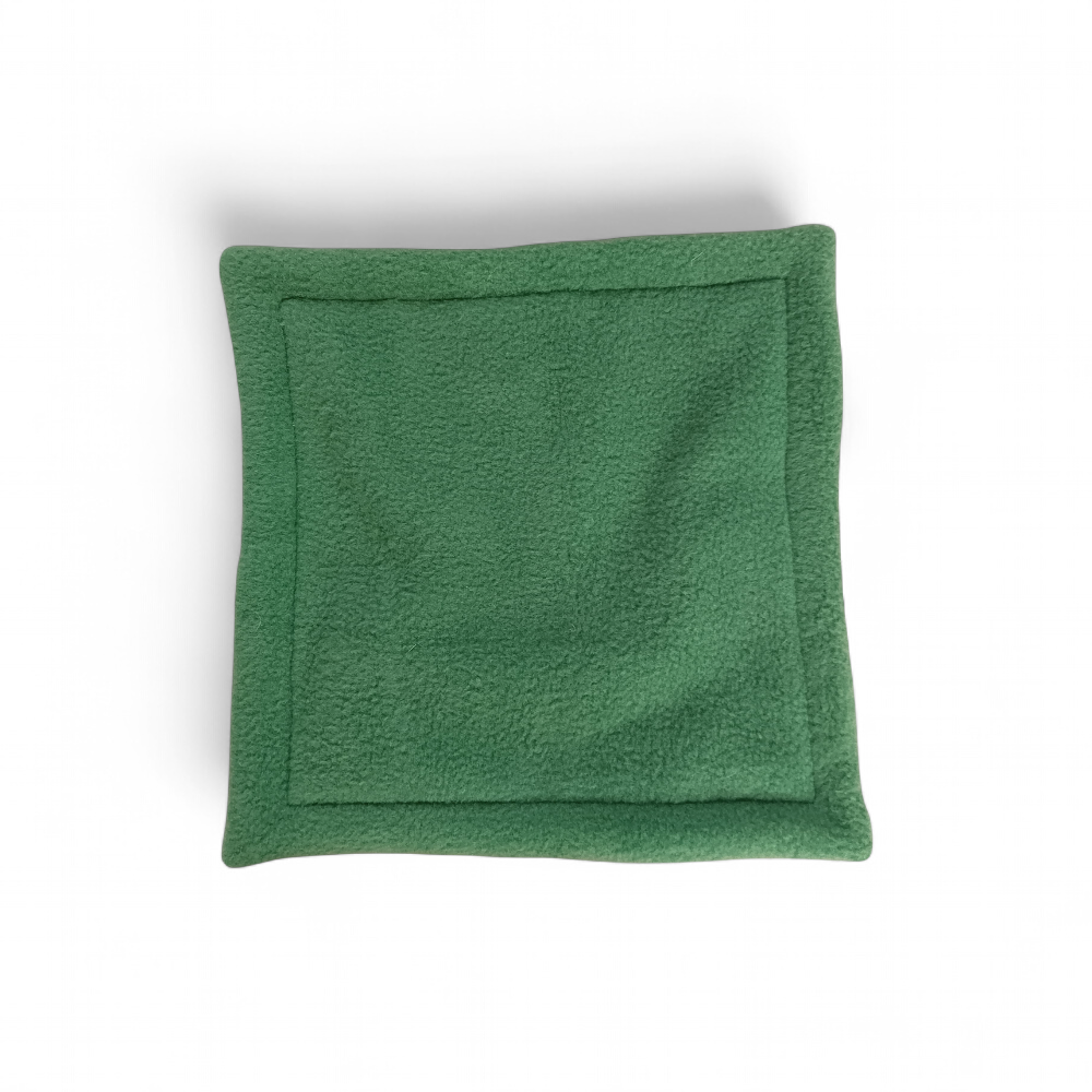 tapis-absorbant-pour-igloo-de-cochon-d-inde-pratique-et-lavable