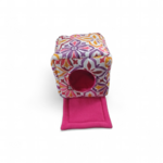 cube-de-couleur-rose-mosaique-avec-tapis-fait-main-en-tissu-polaire-nac2toit-1