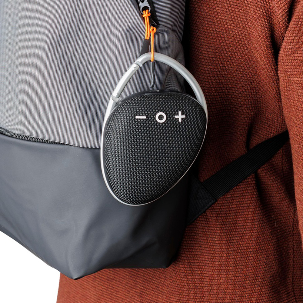 enceinte_sans_fil_resistante_et_compacte_sac