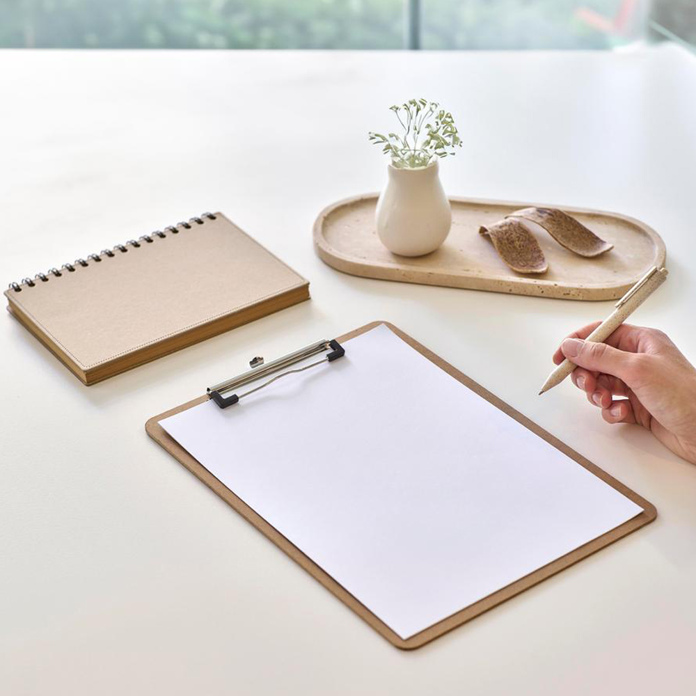 porte_blocs_a4_en_MDF_durable_ambiance