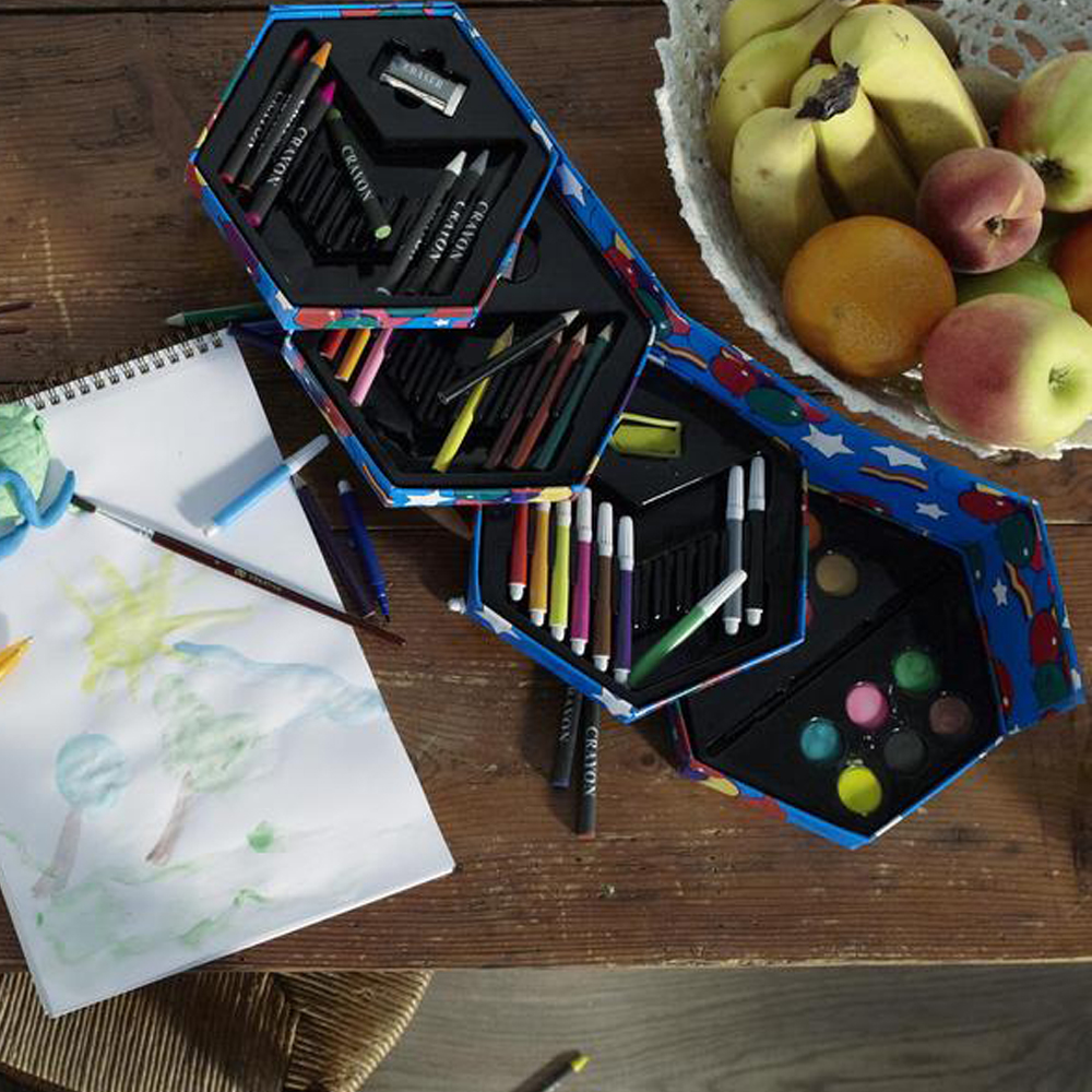 Kit_artistique_cylindrique_56_pieces_ambiance