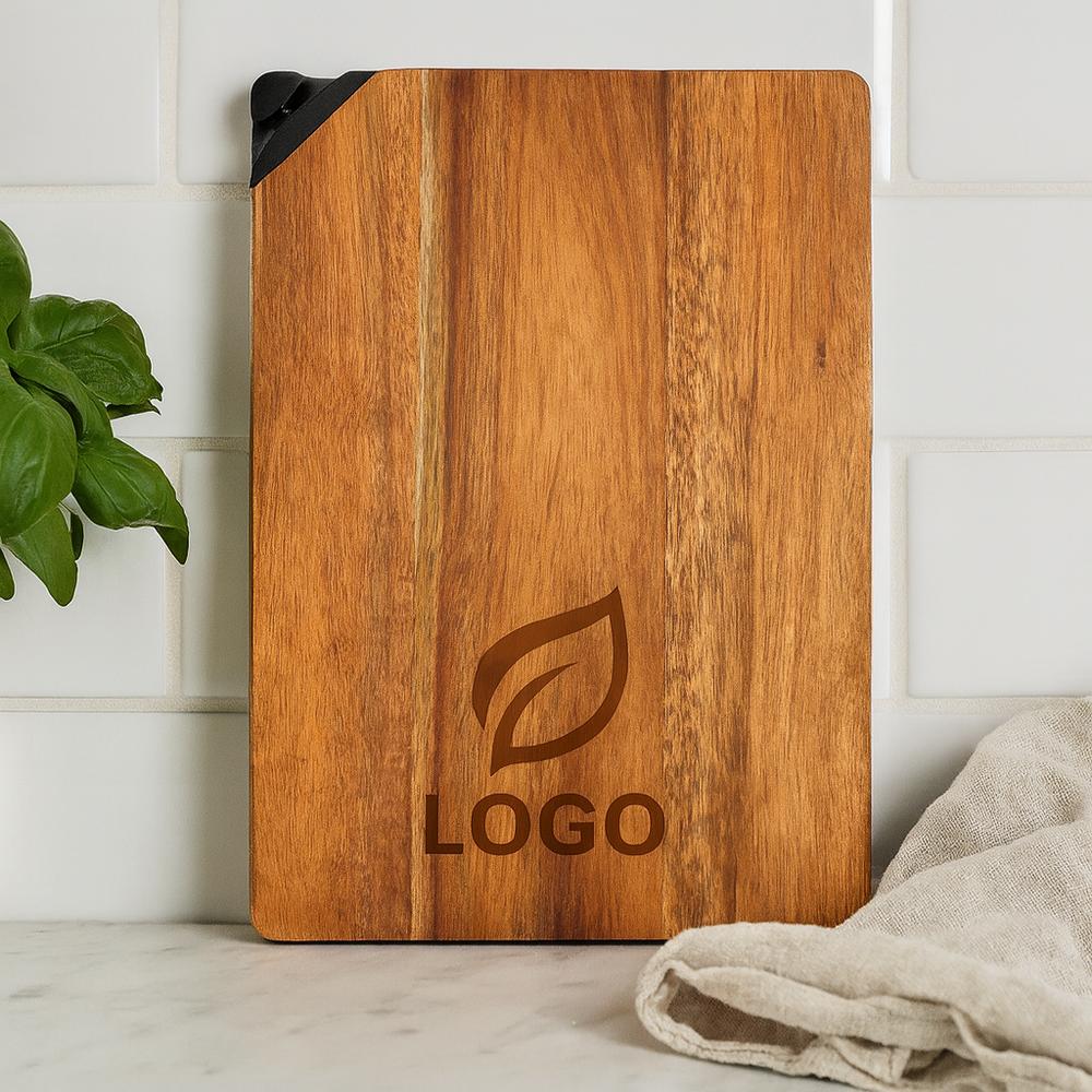 planche_a_decouper_en_bois_dacacia_avec_aiguiseur_integre_logo_ambiance