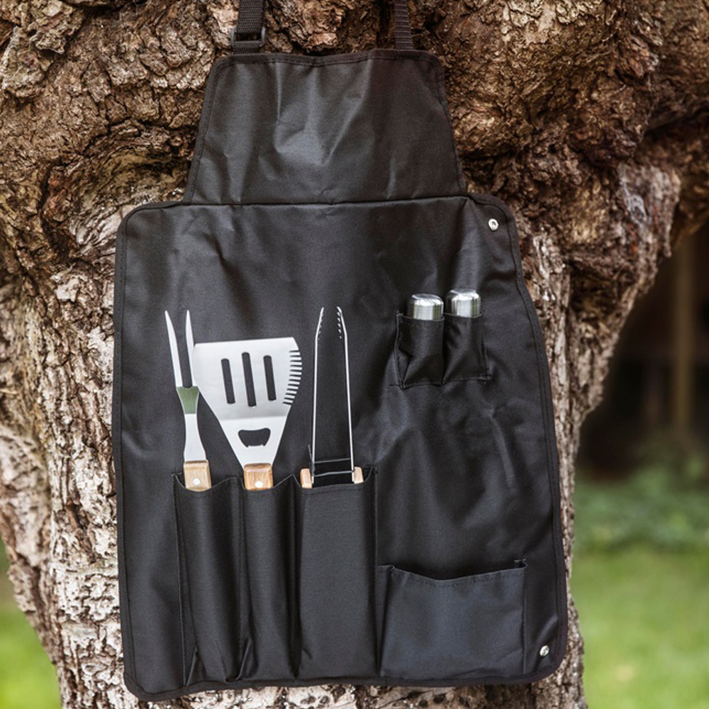 tablier_barbecue_avec_accessoires_ambiance_2