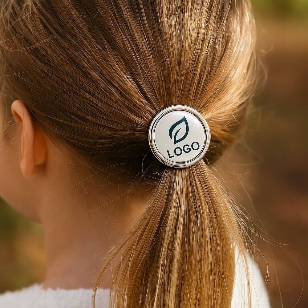 elastique-cheveux-medaillon-personnalise-logo-ambiance