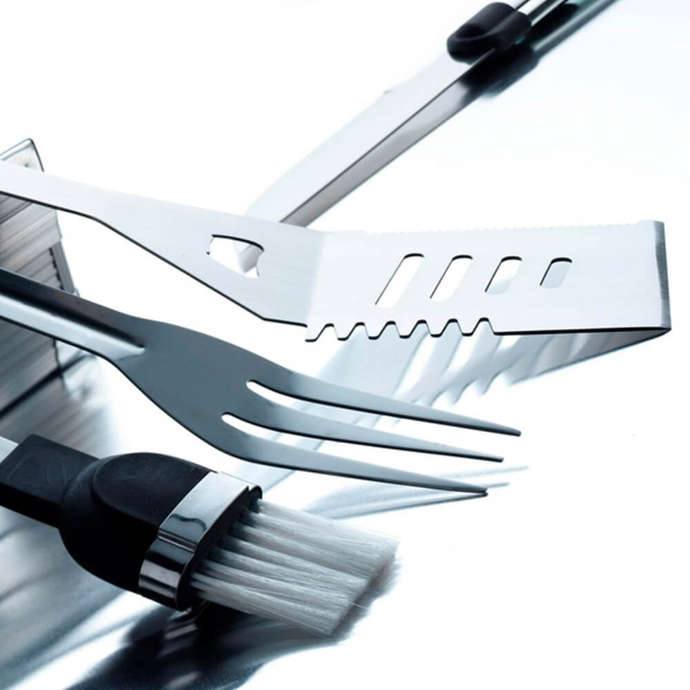 7-Coffret-barbecue-inox-nomade-ustensiles