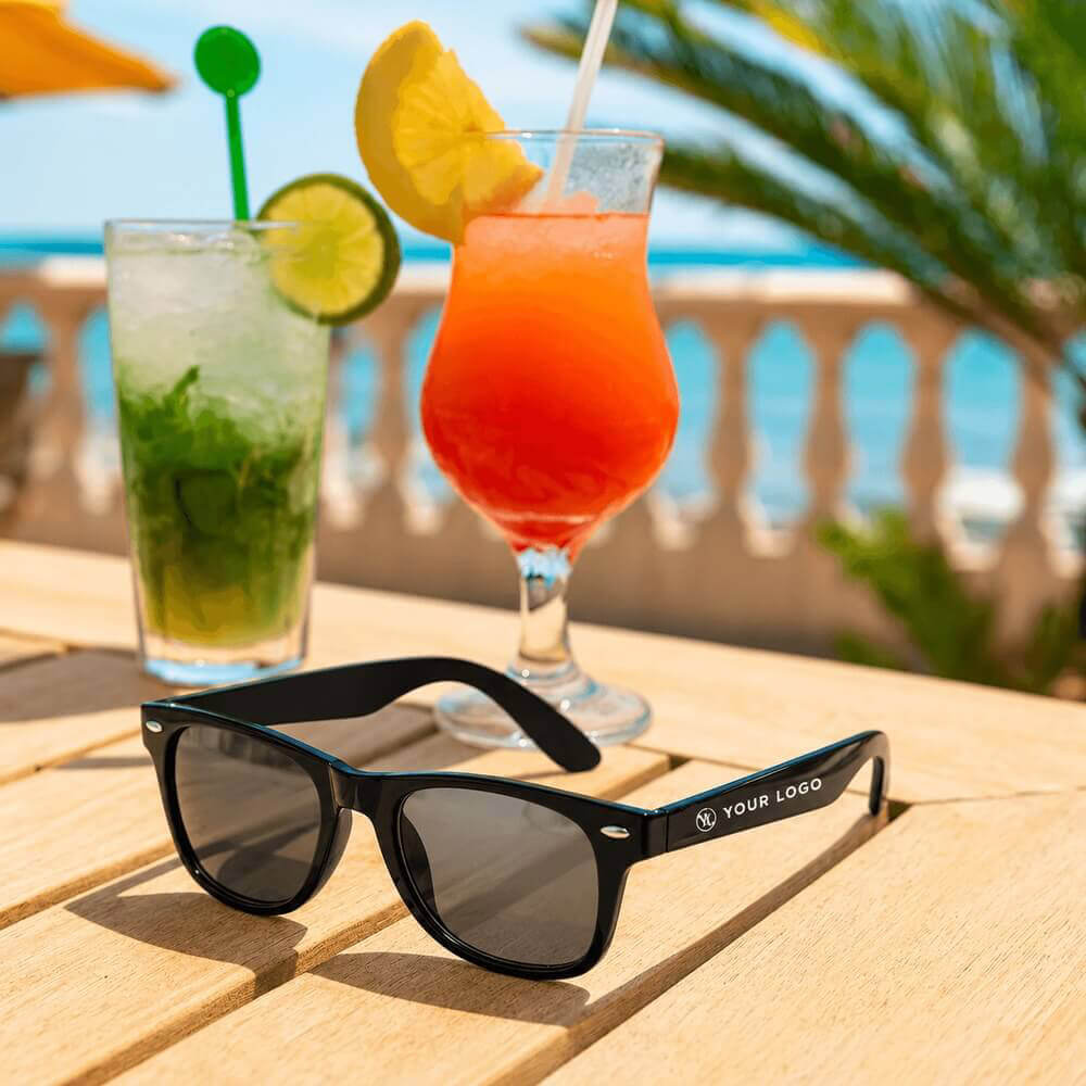 lunettes_de_soleil_plastique_logo_ambiance