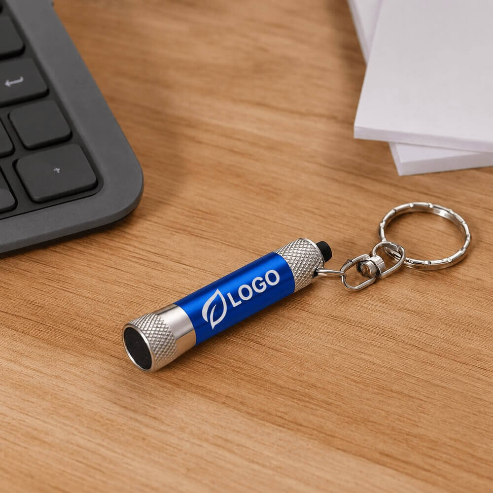 porte_cles_lampe_led_design_aluminium_bleu_logo_ambiance