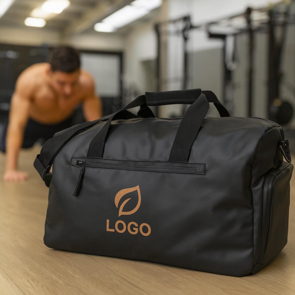 sac_polochon_pliable_polyester_leger_compact_logo_ambiance