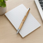 stylo_bambou_encre_noire_clip_metal_logo_ambiance