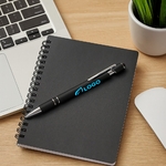 stylo_metal_gomme_tactile_logo_ambiance