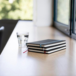 carnet_a5_pu_gravure_premium_ambiance