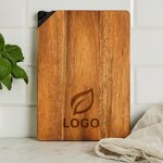 planche-a-decouper-en-bois-dacacia-avec-aiguiseur-integre-logo-ambiance
