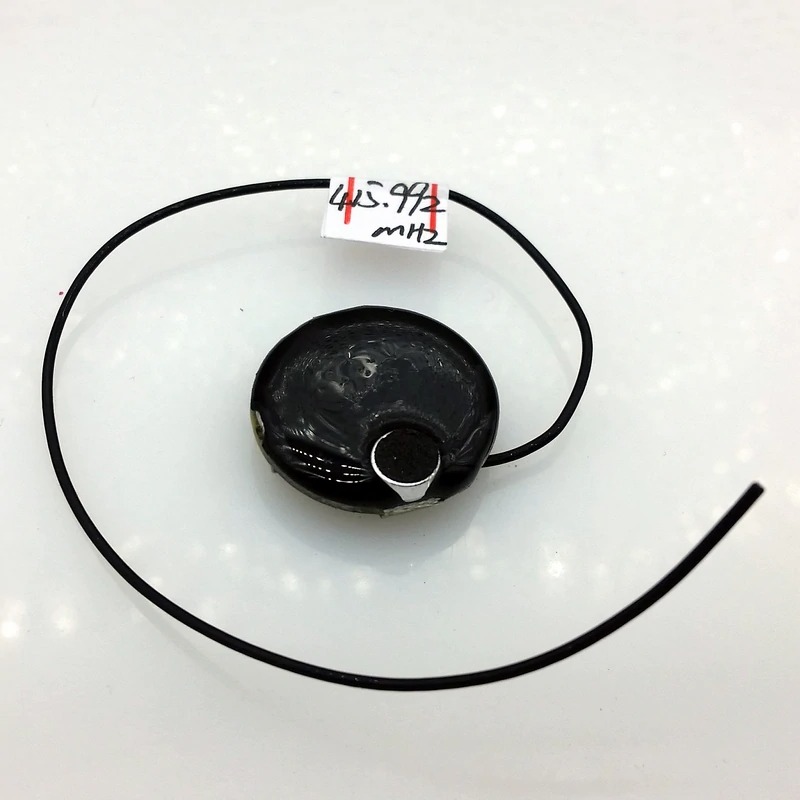 Schwarzes Mini-UHF-Abhörmikrofon mit Drahtantenne