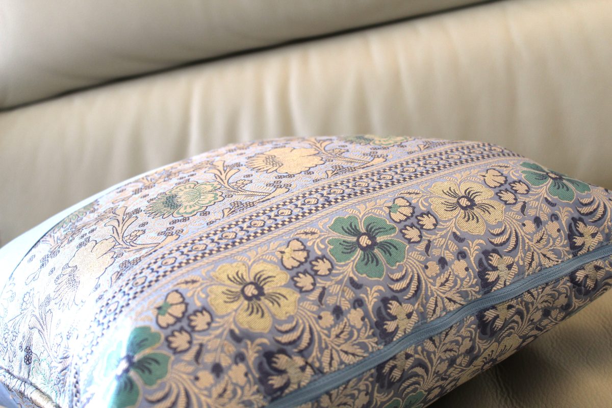 1-HC-bleu-ciel-40x40cm-presque-entierement-tisse-2-1200x800