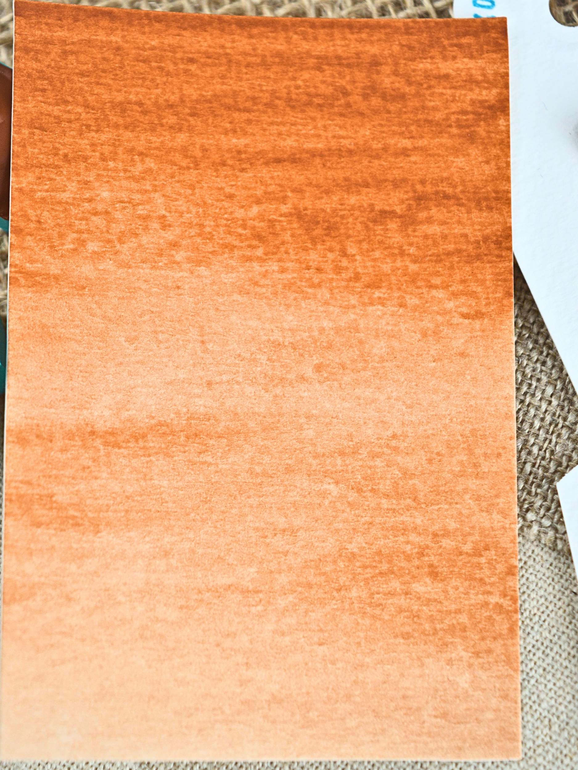 CÈPE – aquarelle artisanale brun orangé à légère granulation