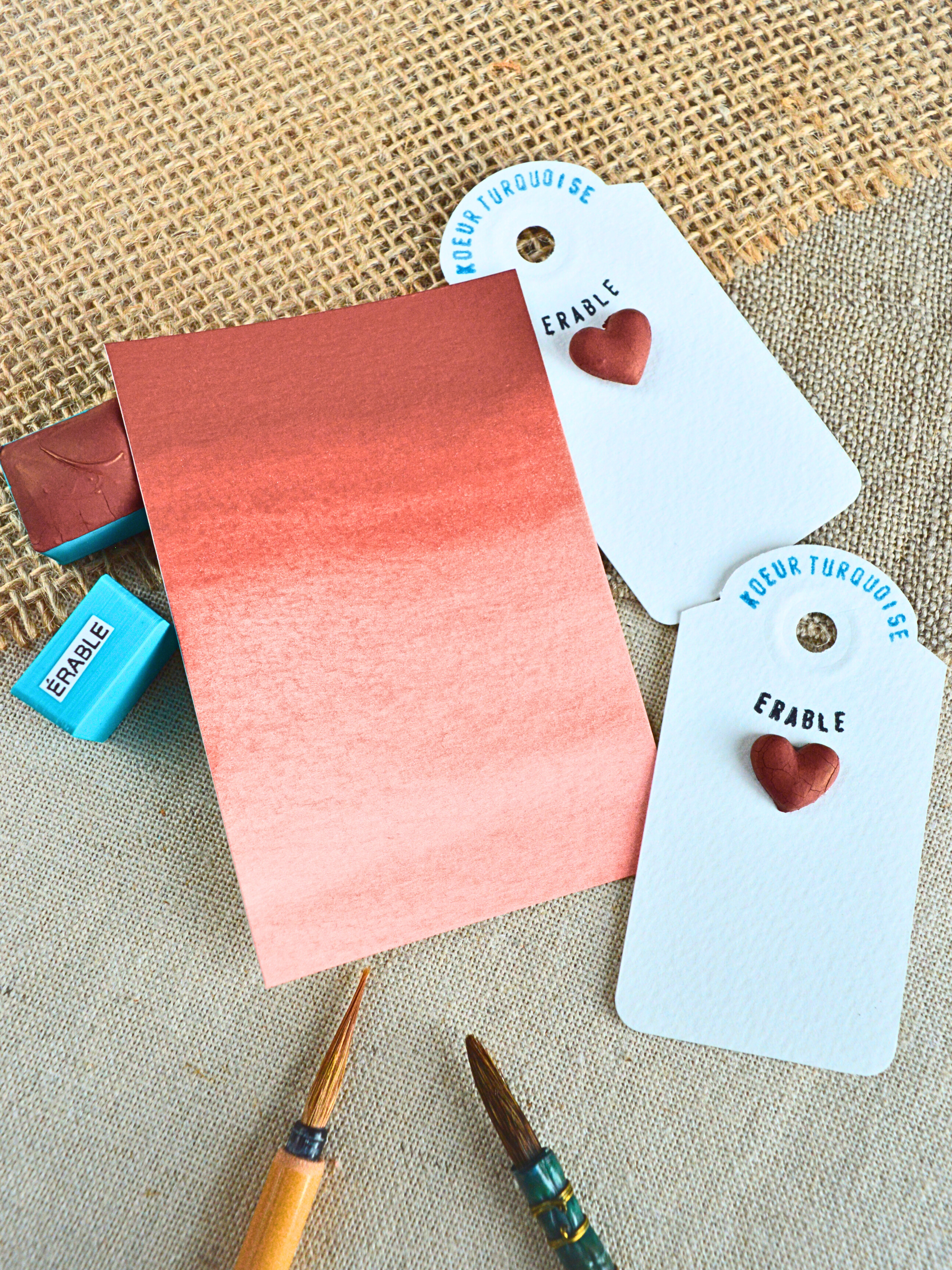 ÉRABLE – aquarelle artisanale rouge oxyde avec pinceaux et nuancier