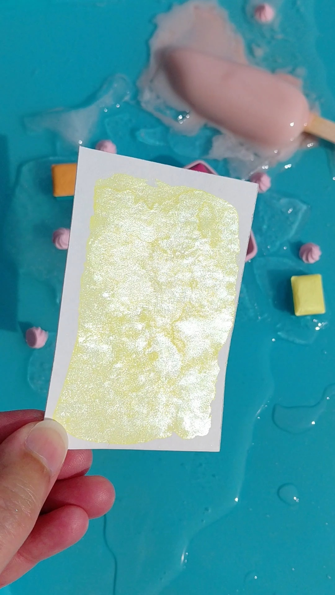 CITRON GIVRÉ – aquarelle jaune nacré aux reflets scintillants