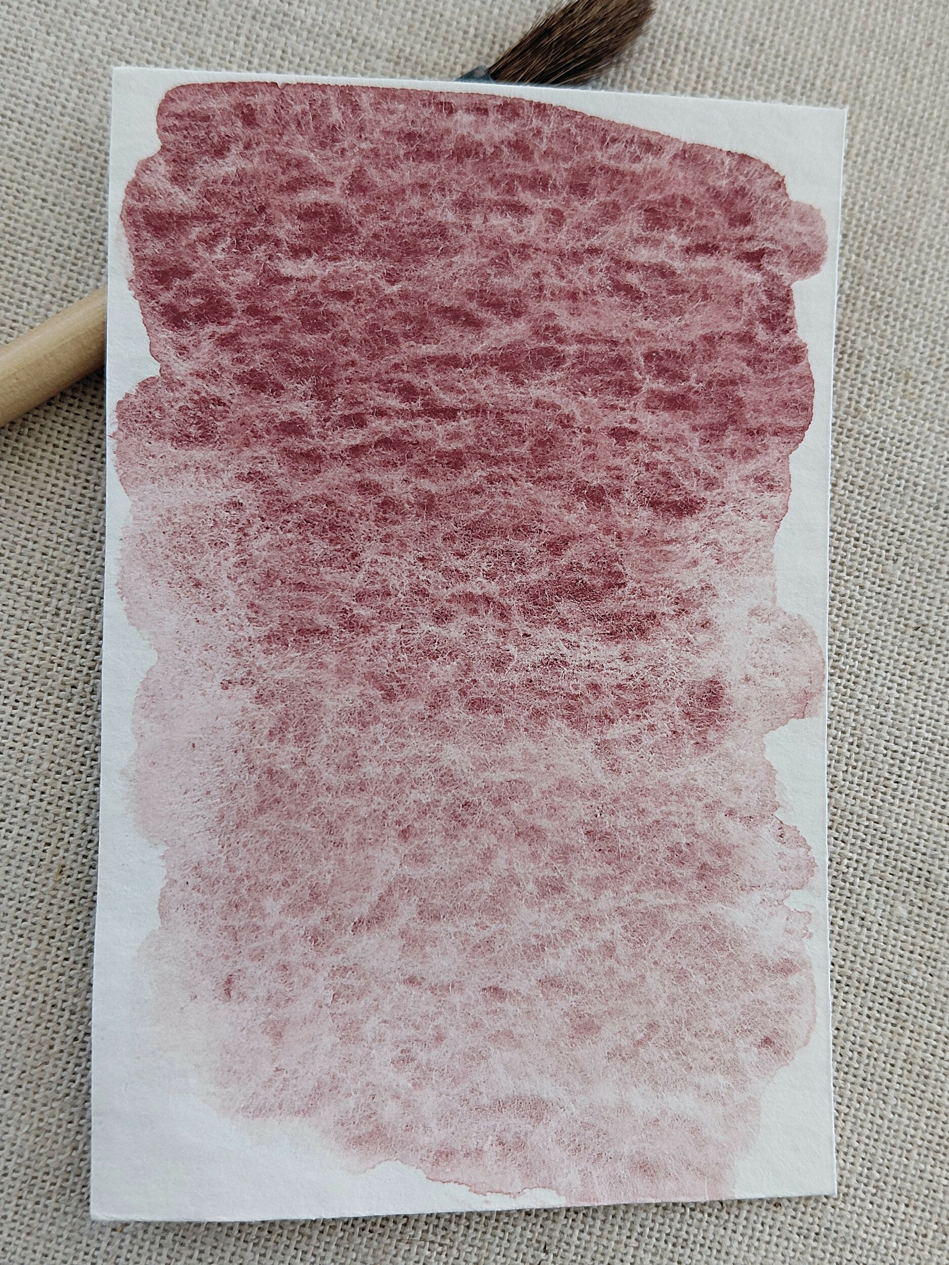 LIE DE VIN – aquarelle artisanale rouge à granulation