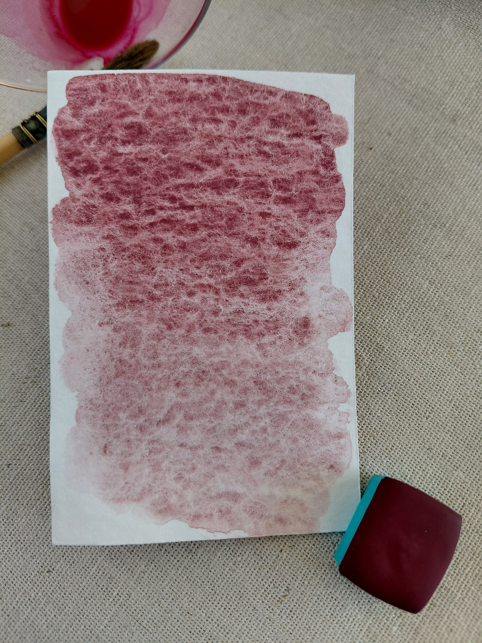 LIE DE VIN – aquarelle artisanale rouge à granulation avec godet
