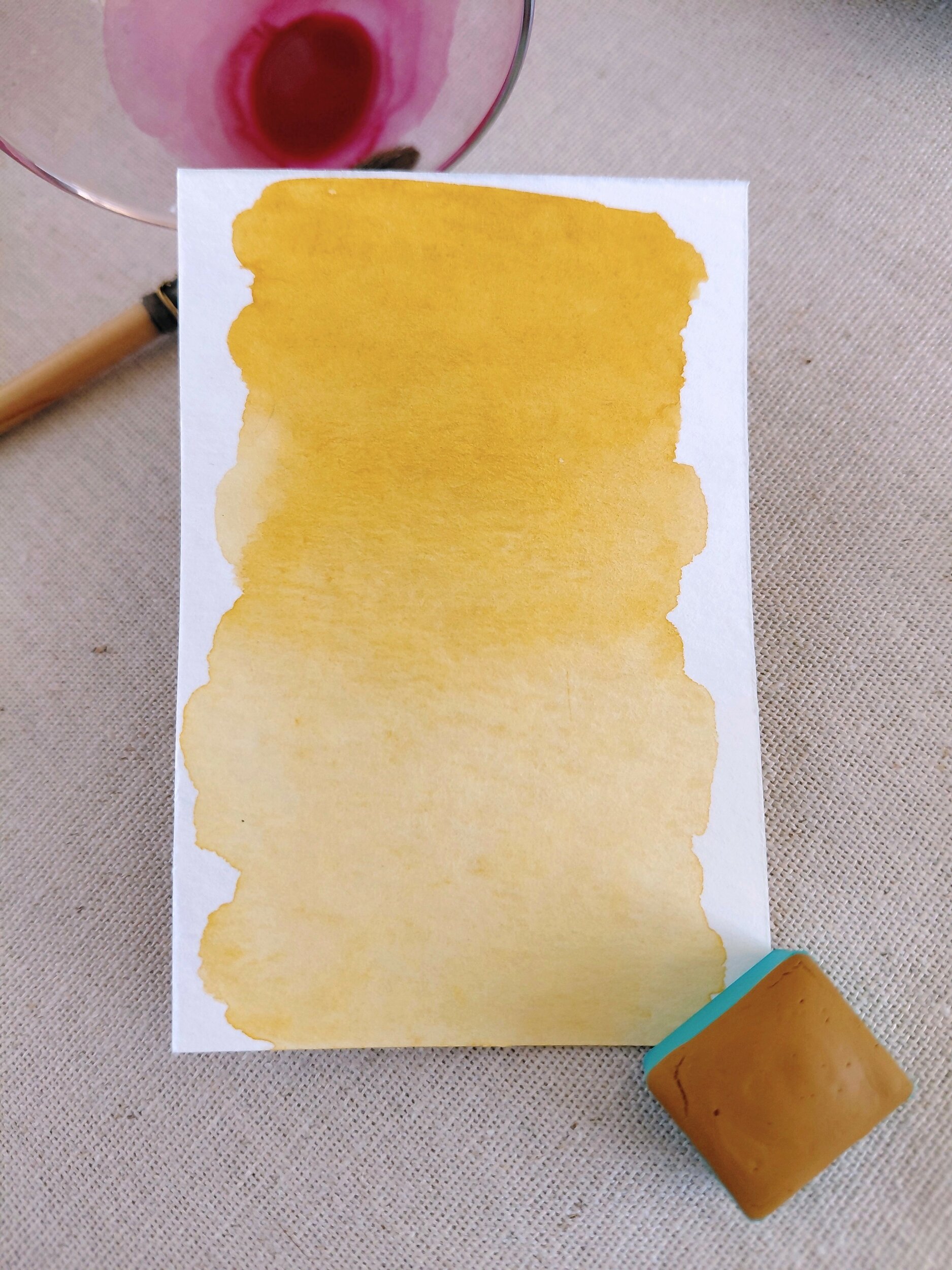 MUSCAT – aquarelle artisanale ocre jaune doré avec godet
