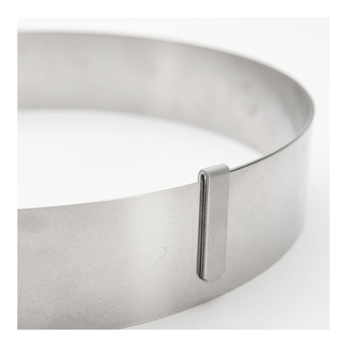 304001 cercle-gradue-extensible-inox-o-18-a-36-cm2