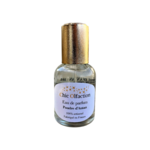 flacon deau de parfum de la marque chic olfaction sur fond blanc portant le nom de poudré dantan de la famille olfactive fleurie poudré