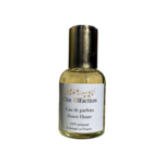 flacon deau de parfum de la marque chic olfaction sur fond blanc portant le nom de douce heure de la famille olfactive boisé vanillé