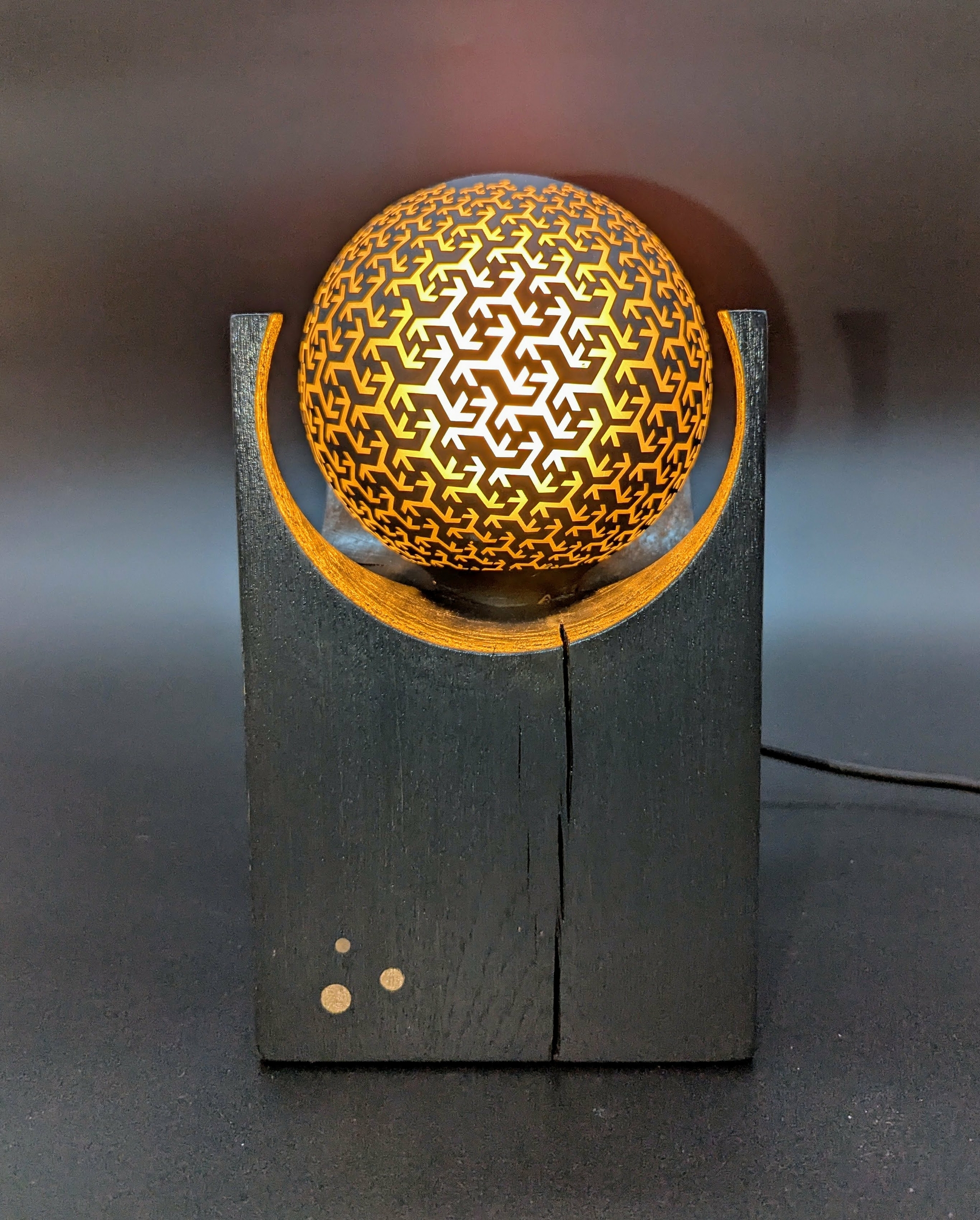 lampe Stella Nera (chêne teinté gris ardoise)