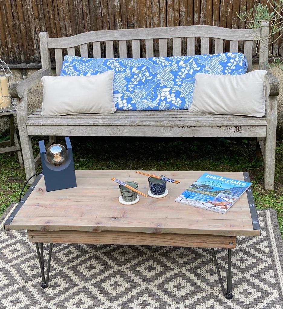 table lounge