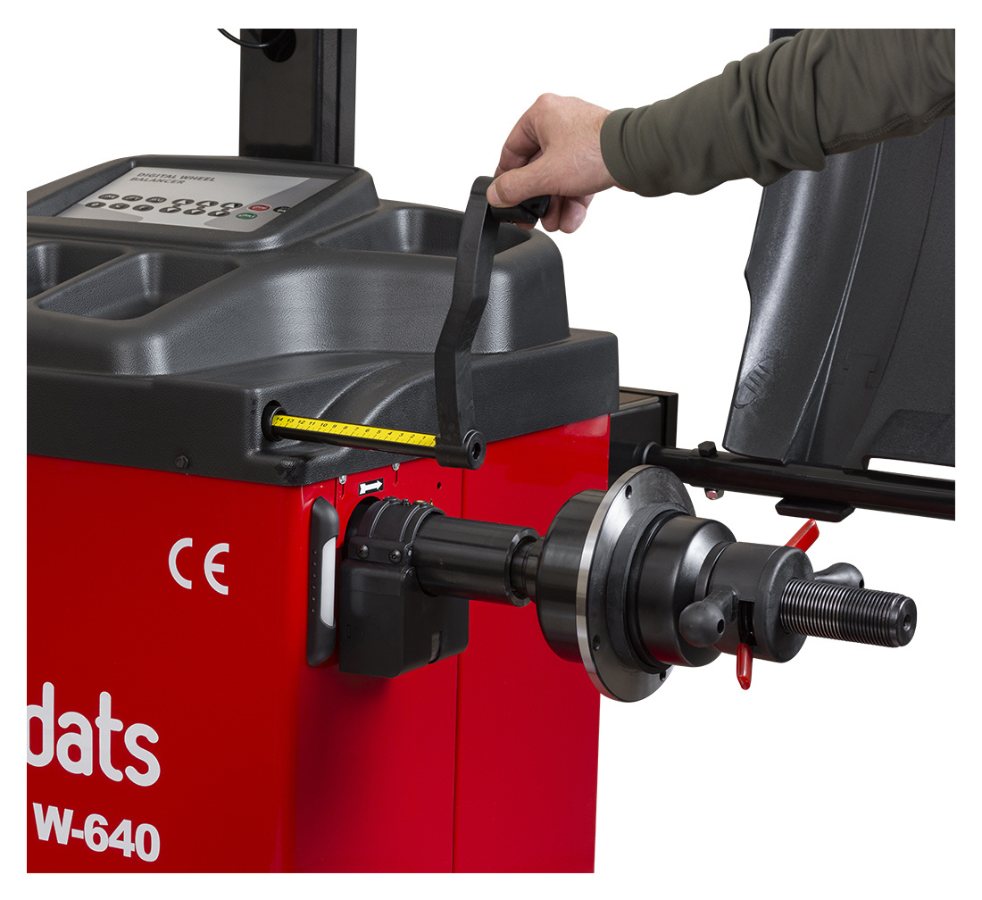 Équilibreuse de roues 100% automatique  – REDATS W-640-11