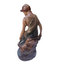 statue2